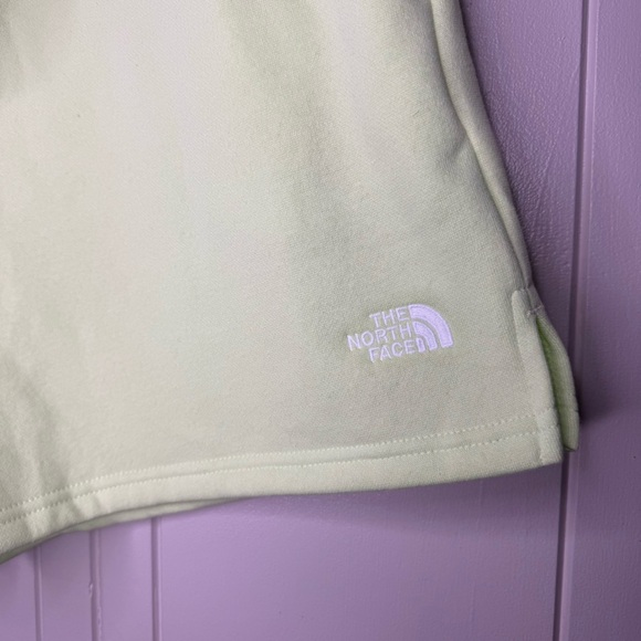 The North Face Women’s Evolution Shorts - Picture 5 of 16